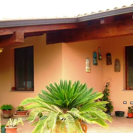 Su Leunaxiu Фермерский дом Солеминис