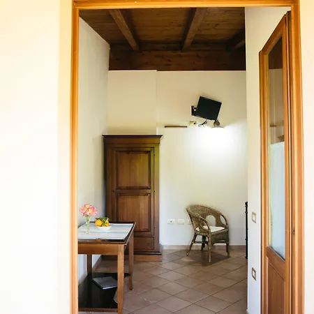 Su Leunaxiu Фермерский дом Солеминис