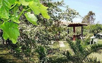 Agroturismo Su Leunaxiu